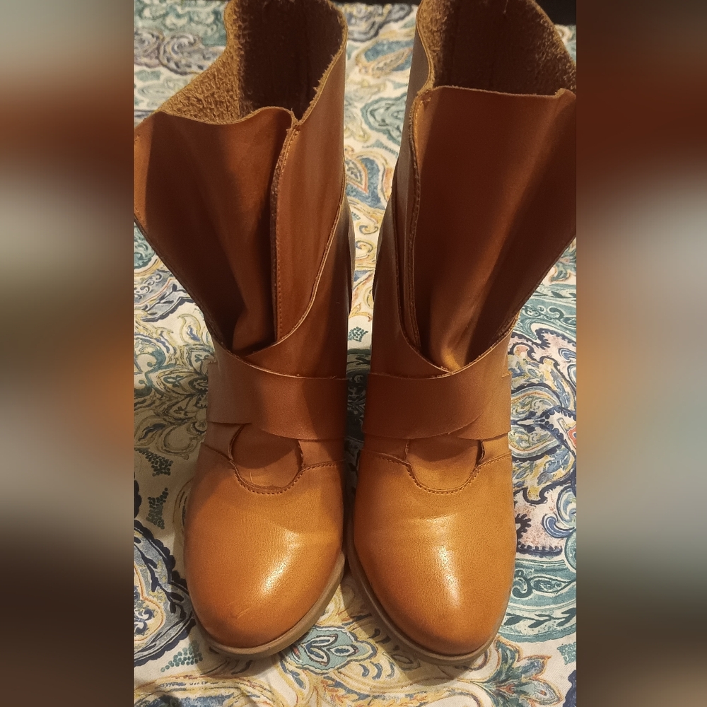 Nomad Tan Bailey Harness Ankle Bootie Leather Design Stacked Heel Size 5.5
